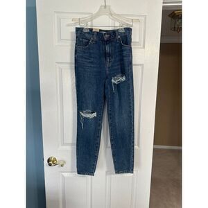 Levi’s High Waisted Mom Jean Size 25 X 27 NWT
